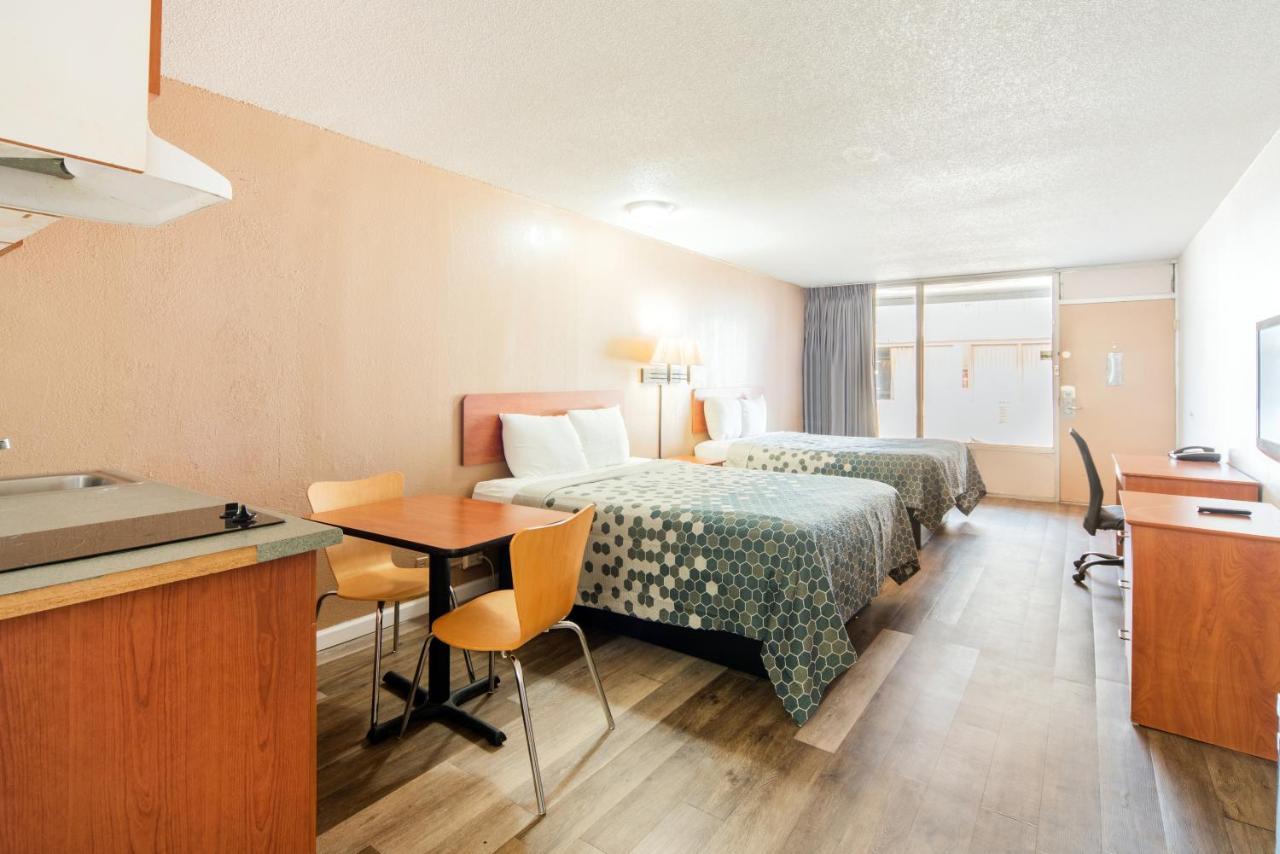 Econo Lodge Inn & Suites Near Bricktown Oklahoma City Eksteriør bilde